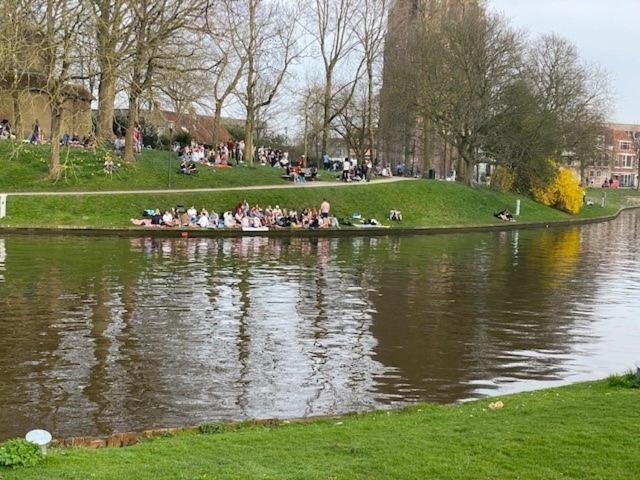 Bed and Breakfast Logement Het Herenwaltje Leeuwarden Zewnętrze zdjęcie